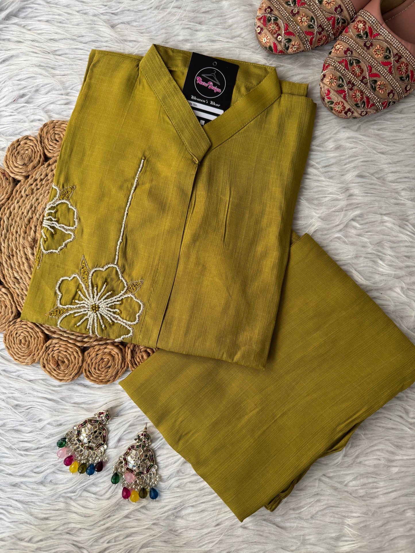 MD-208 "Grace in every stitch – elegant kurta set with delicate floral embroidery 🌸✨"