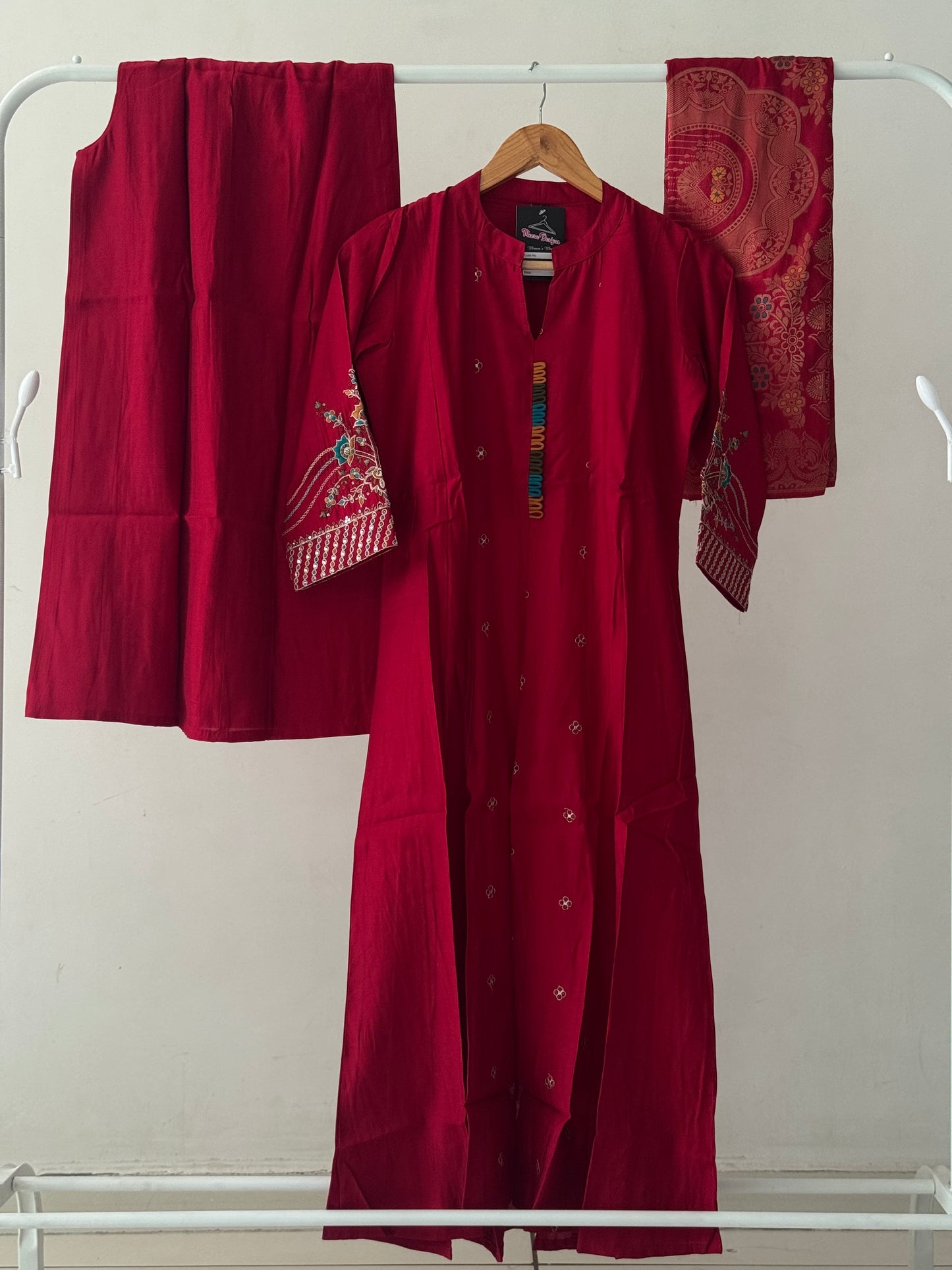 MD-156 premium center cut article with embroidery thread work and pure banarasi dupatta