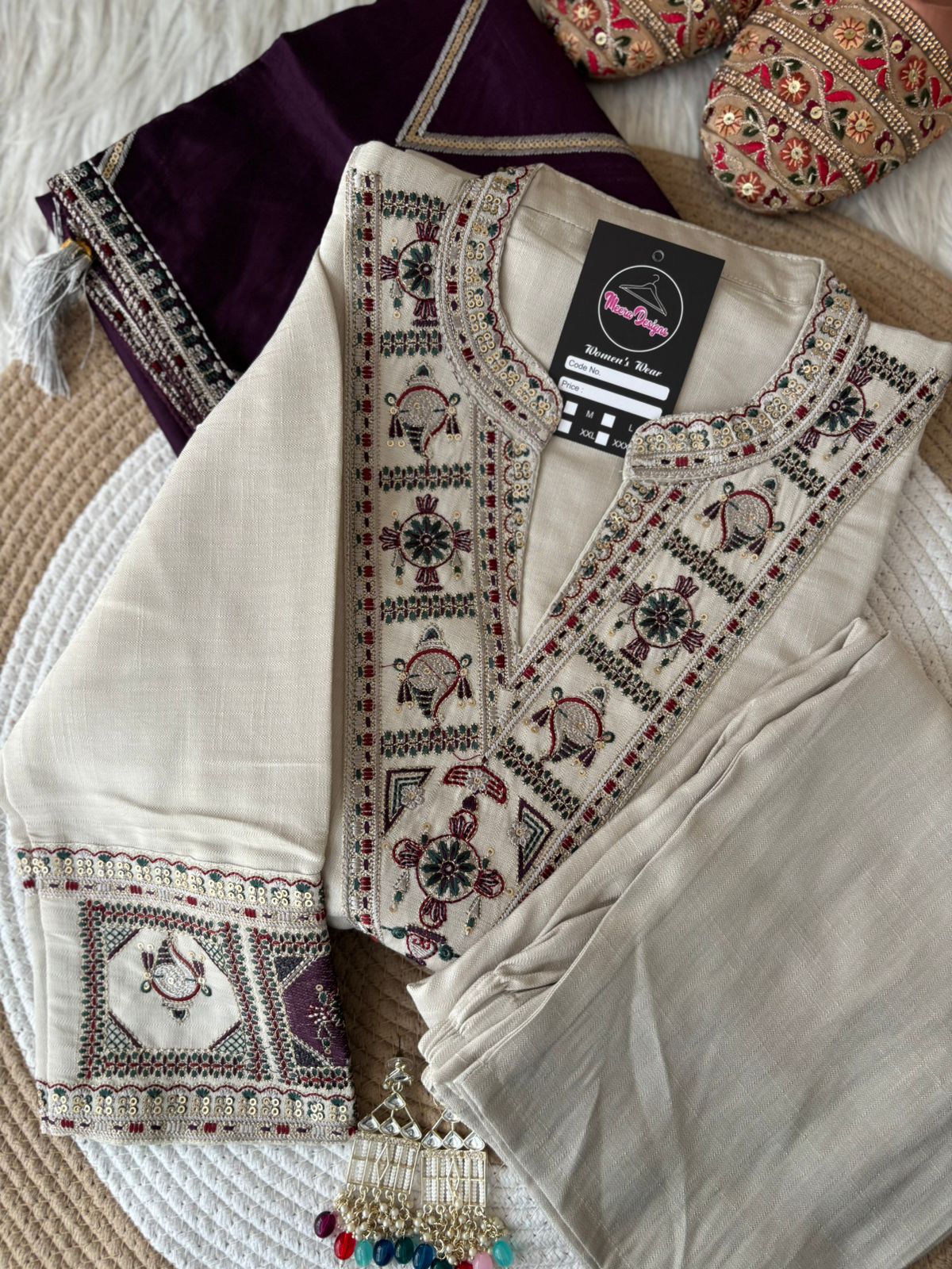 MD-279 ✨ New Arrival | Timeless Elegance ✨
🤍 Premium Fabric with exquisite embroidery & handwork
🌸 Gracefully designed for a sophisticated ethnic look