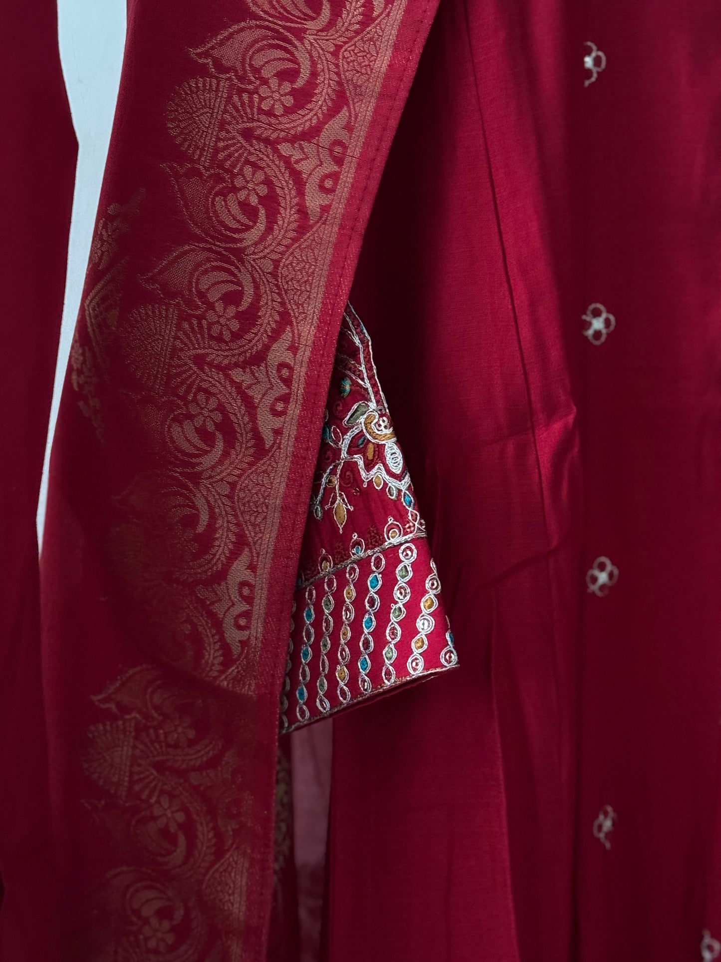 MD-156 premium center cut article with embroidery thread work and pure banarasi dupatta