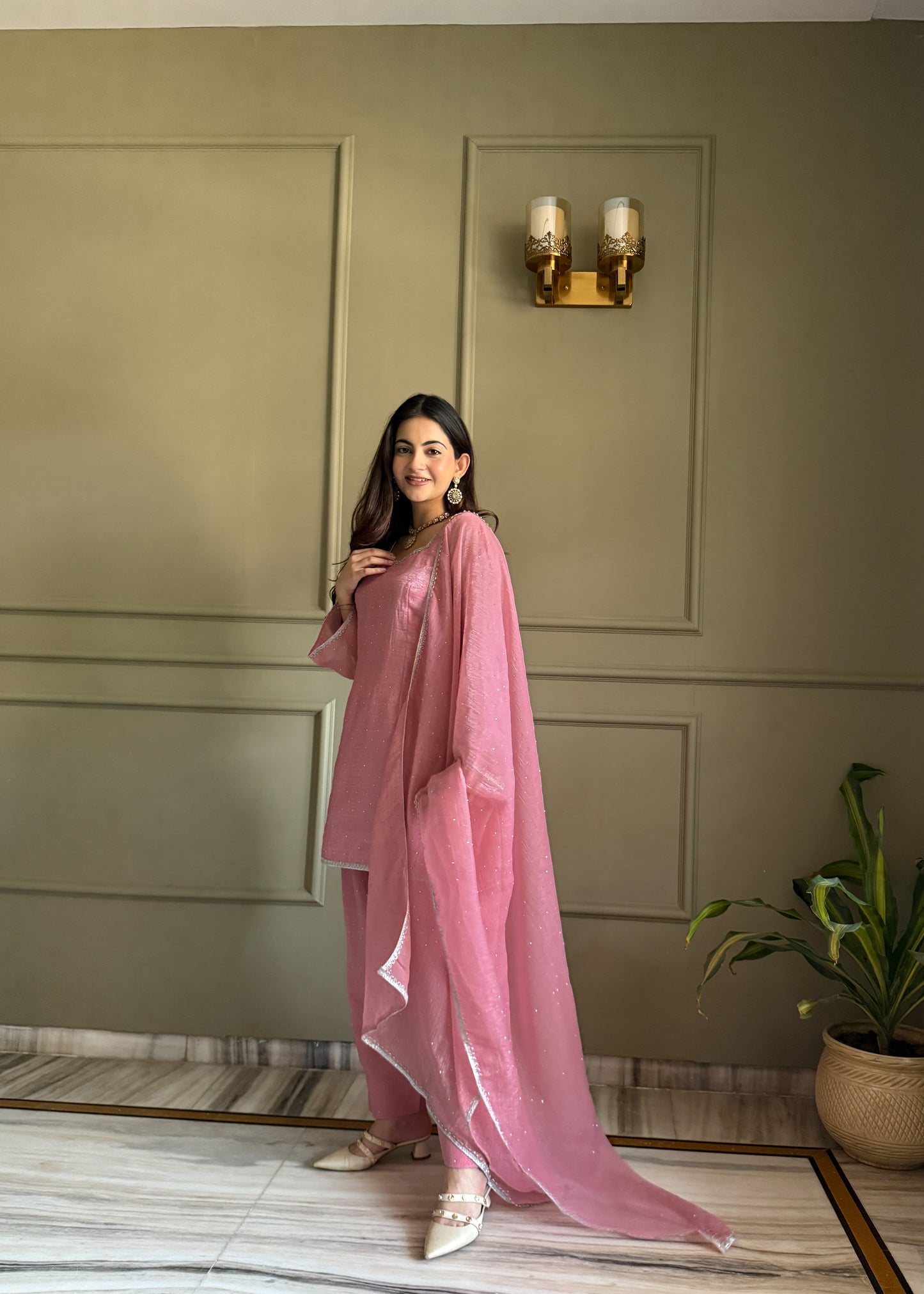 MD-240 Soft glam in every thread 💗✨
A breezy  ensemble with delicate shimmer—perfect for effortless elegance and festive charm.