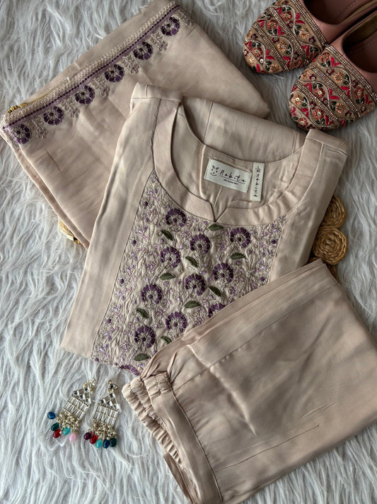 MD-217 Soft elegance in every thread ✨
A timeless beige ensemble adorned with delicate floral embroidery—perfect for graceful, understated charm.