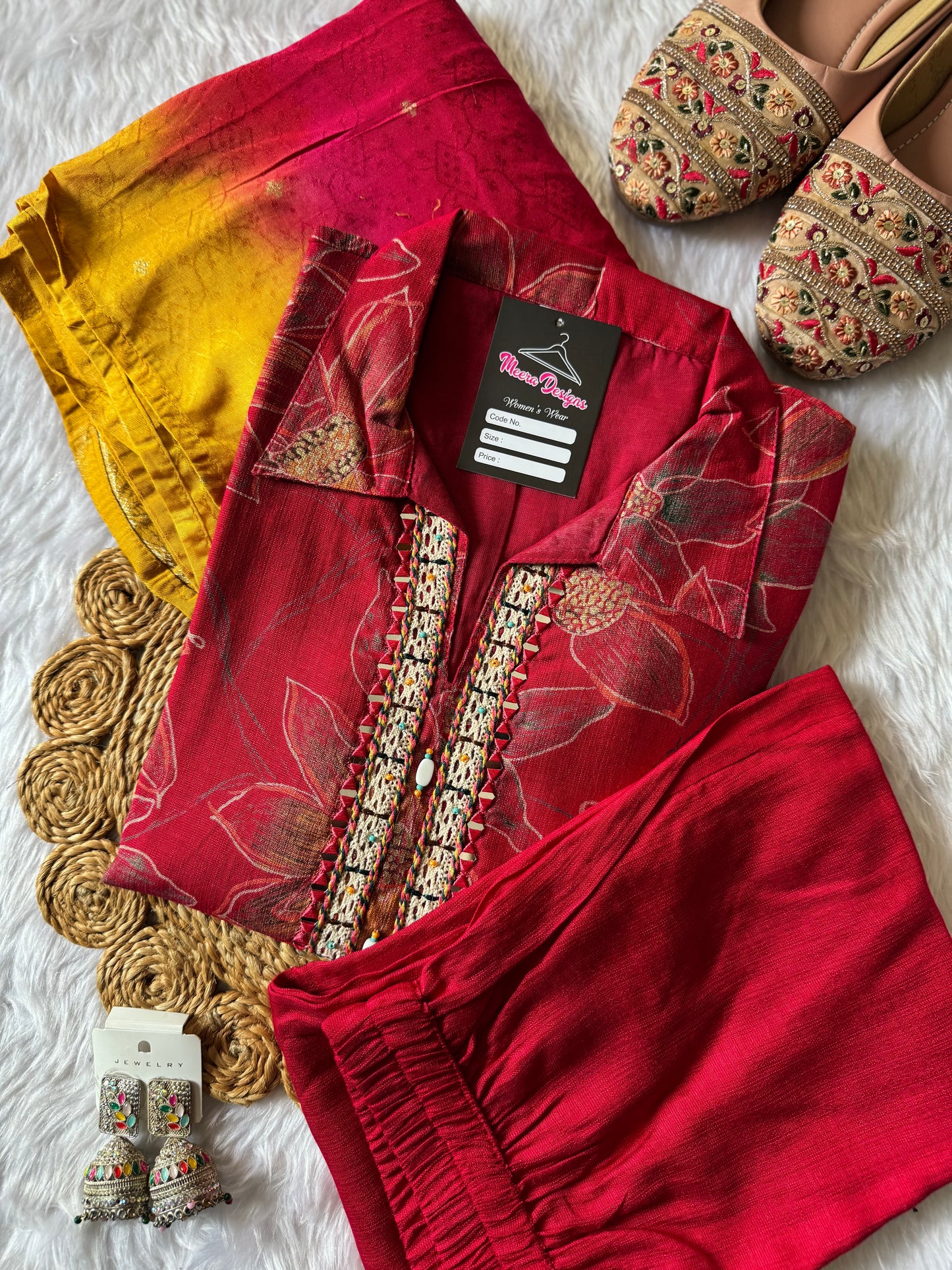 MD-173 Radiate elegance with this mustard floral kurta set, adorned with delicate embroidery and paired with a vibrant dual-tone dupatta. Perfect for festive days or graceful gatherings! ✨💛💗