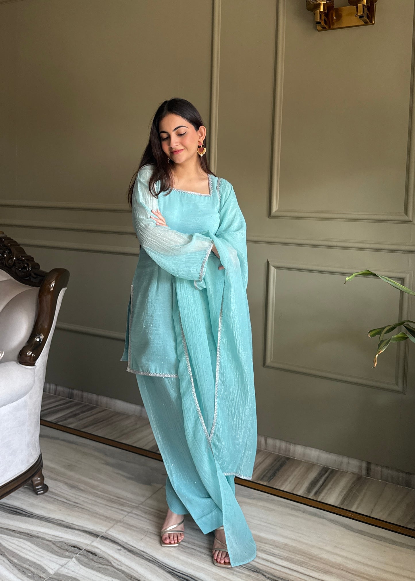 MD-240 Soft glam in every thread 💗✨
A breezy  ensemble with delicate shimmer—perfect for effortless elegance and festive charm.