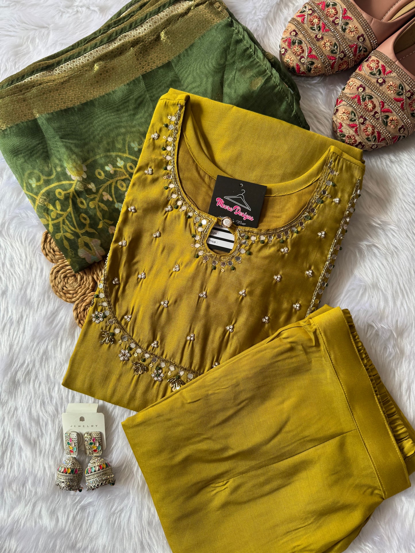 MD-151 Super trending design for special occasion