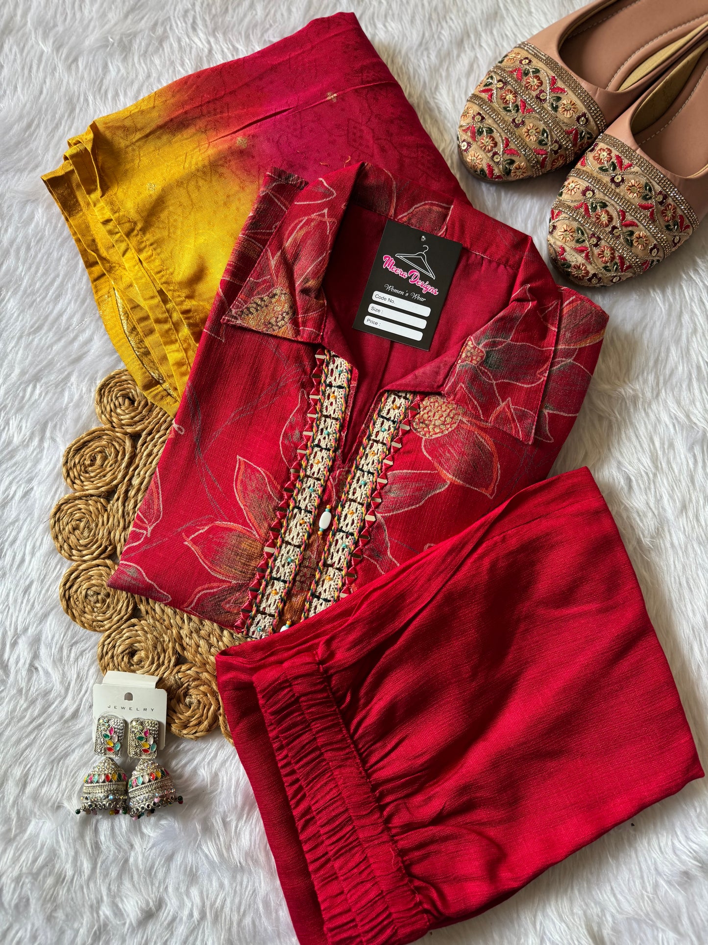 MD-173 Radiate elegance with this mustard floral kurta set, adorned with delicate embroidery and paired with a vibrant dual-tone dupatta. Perfect for festive days or graceful gatherings! ✨💛💗