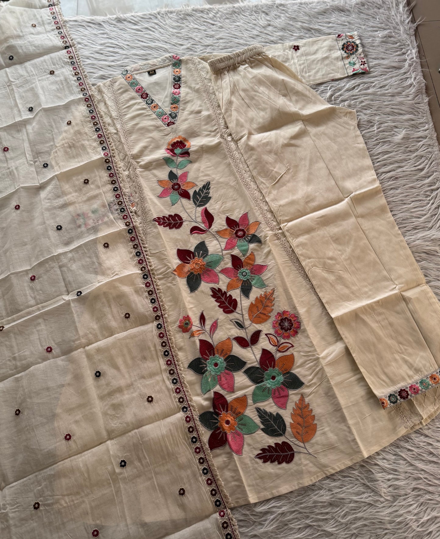 MD-271 ✨ Elegance stitched with tradition 🤍🌸
Beautiful embroidery, soft fabric & timeless grace — your perfect ethnic look starts here. 💫