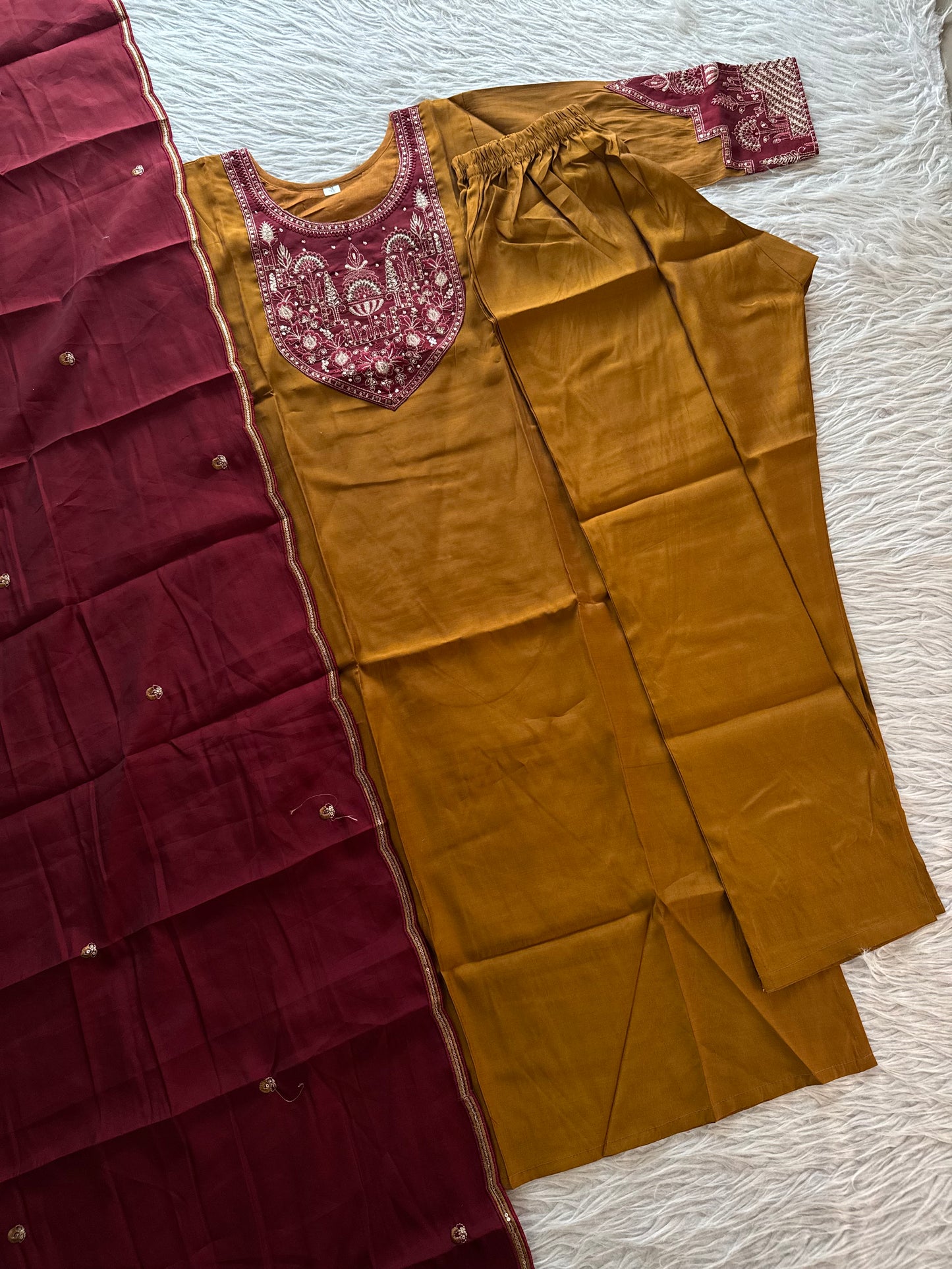 MD-278 premium kurta set embroidery and hend work
