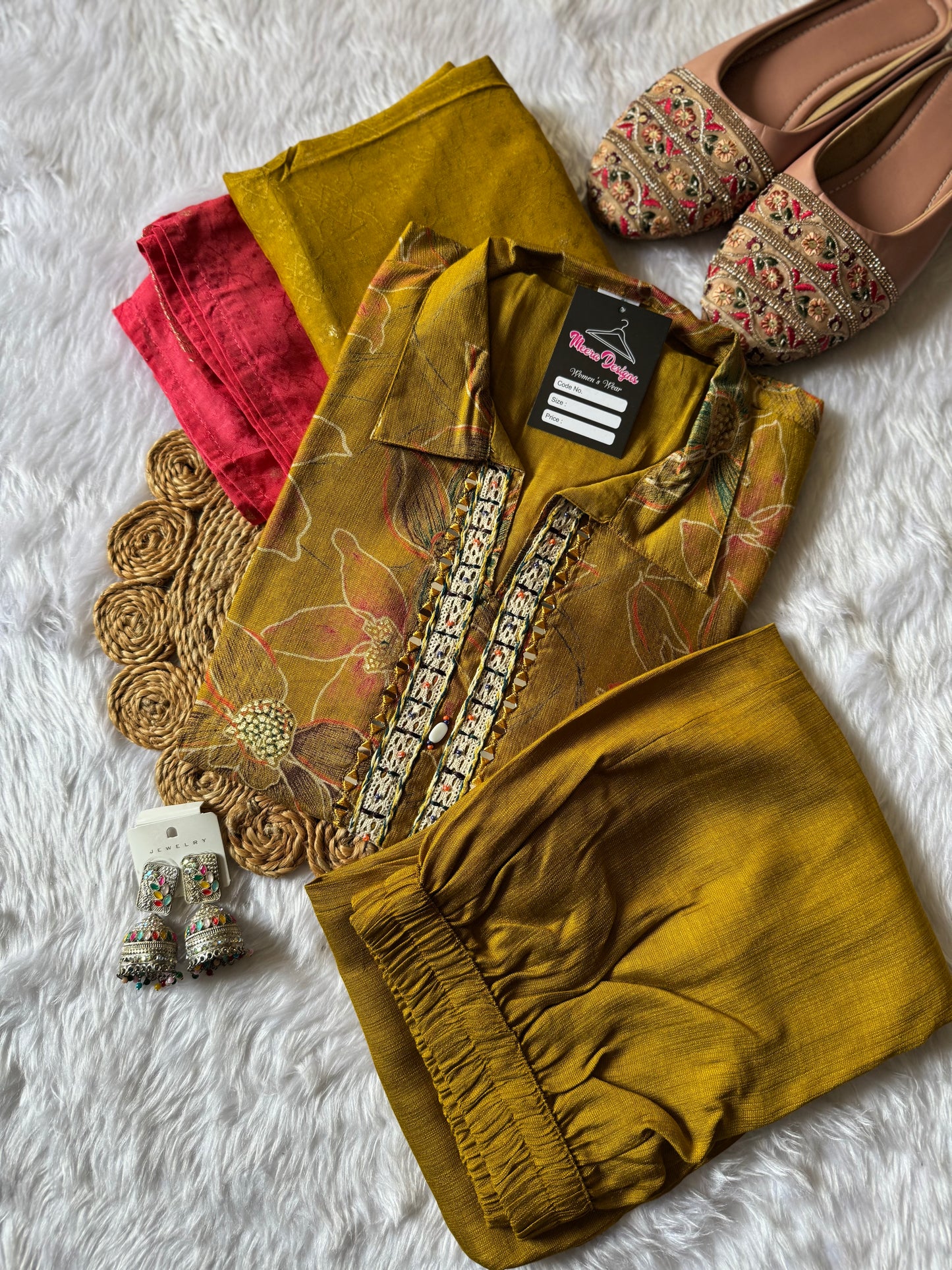 MD-173 Radiate elegance with this mustard floral kurta set, adorned with delicate embroidery and paired with a vibrant dual-tone dupatta. Perfect for festive days or graceful gatherings! ✨💛💗