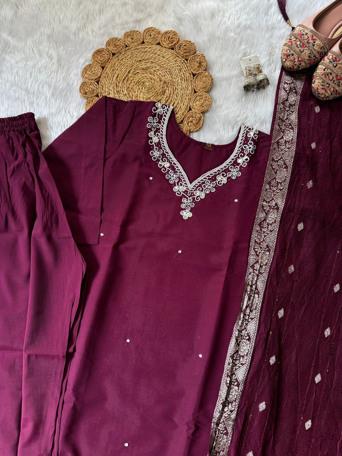 MD-170 Super adorable design with moti hend work