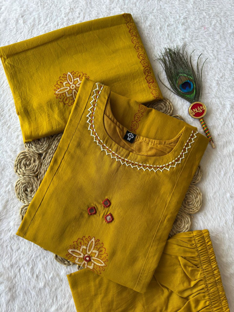 MD-236 That is a beautiful  ethnic ensemble. Depending on where you are listing it or how you are describing it, here are a few title options💥👀