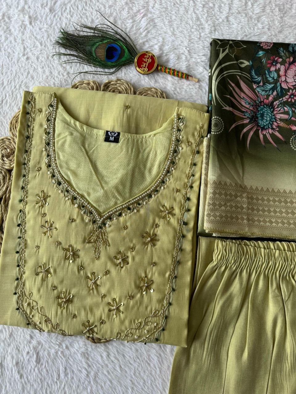 MD-255 Hand-Embellished Zardosi Kurta Set with Digital Floral Dupatta👗❤️