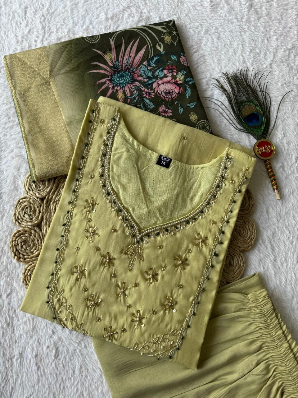 MD-255 Hand-Embellished Zardosi Kurta Set with Digital Floral Dupatta👗❤️