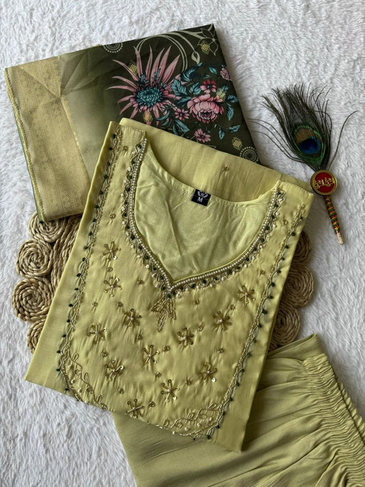 MD-255 Hand-Embellished Zardosi Kurta Set with Digital Floral Dupatta👗❤️