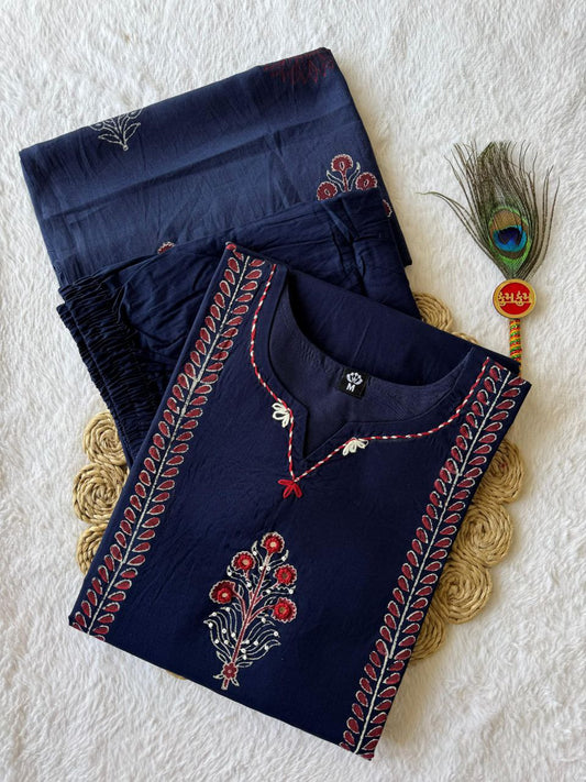 MD-235 That is a beautiful navy blue ethnic ensemble. Depending on where you are listing it or how you are describing it, here are a few title options💙💖