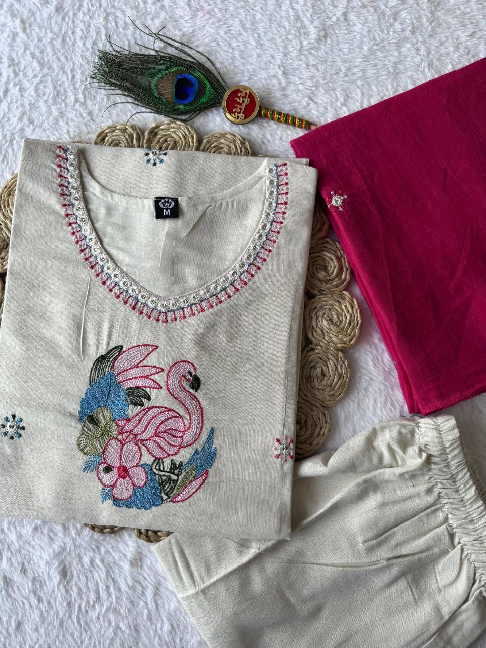 MD-254Hand-Embroidered Cotton Kurta Set with Rani Pink Dupatta❤️👗