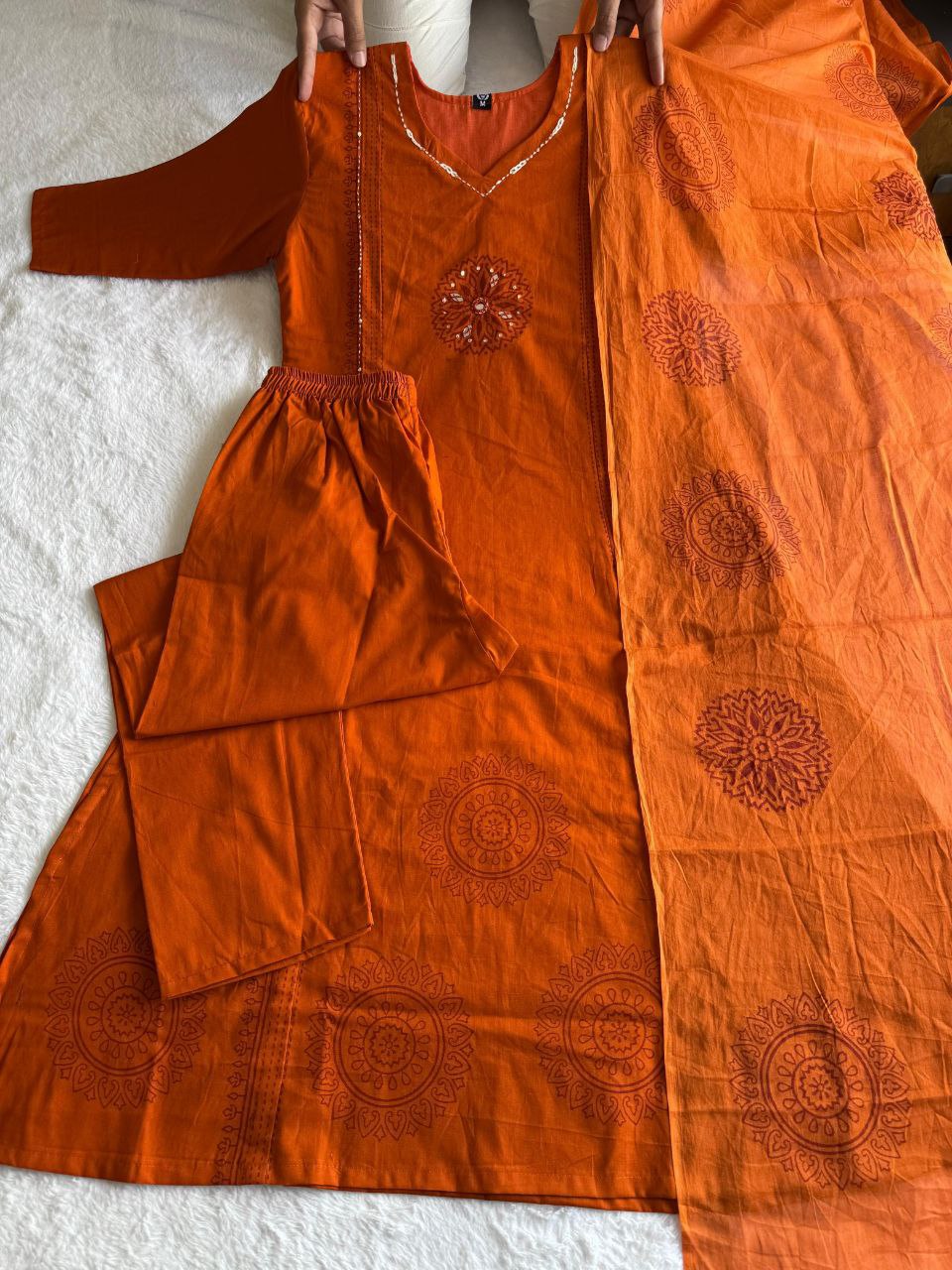 MD-226 This burnt orange set has a beautiful, warm energy—perfect for a "Sun-kissed" or "Earth-inspired" collection. Here are the best titles for this outfit 🧡💖