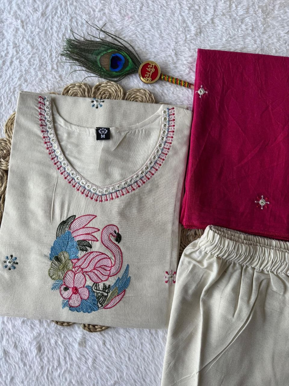 MD-254Hand-Embroidered Cotton Kurta Set with Rani Pink Dupatta❤️👗